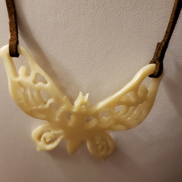 Bellissima Necklace & Earrings - Picture 2 of 7